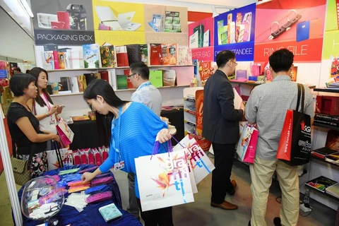 Vietnam’s firms attend Singapore’s gift fair