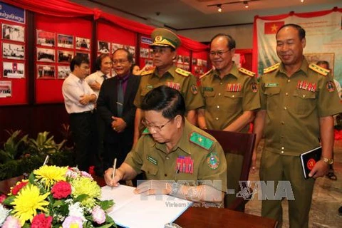  Exhibition on Laos, Vietnam police cooperation opens in Laos