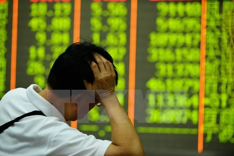 Singapore’s stock market tumbles