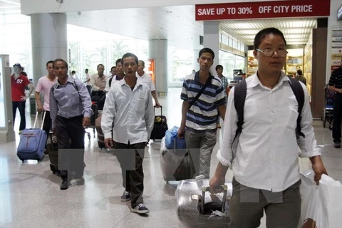 Number of workers overseas up by 8 percent