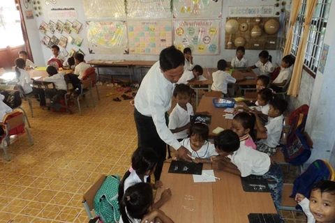 Kien Giang: 300 Khmer language courses arranged for locals