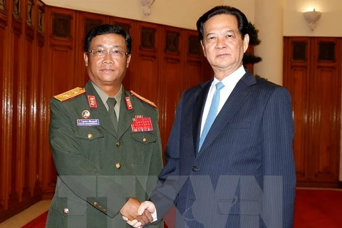 Prime Minister receives senior Lao army official