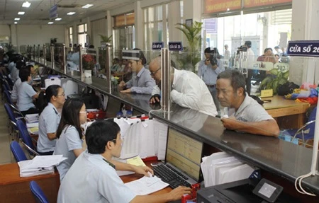 Firms expect customs improvements