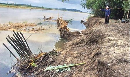 Thousands in Quang Ngai face high risk of landslide 
