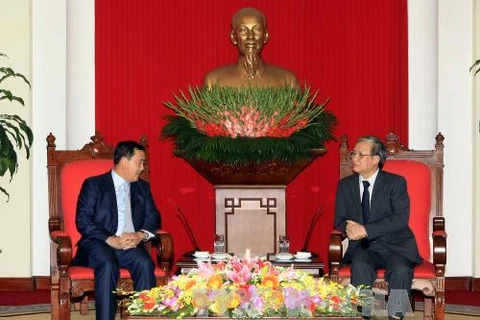 Party official welcomes Cambodian People's Party delegation