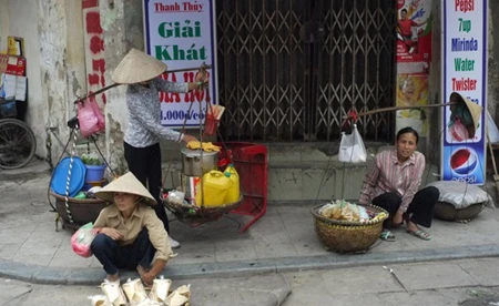 Street vendors struggle amidst global integration