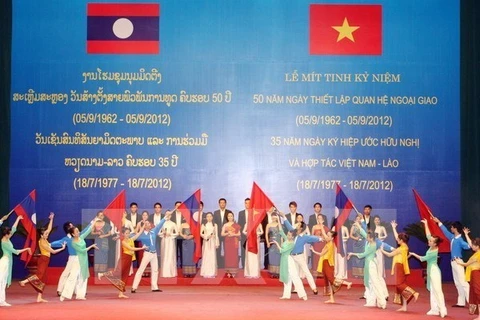 Vietnam-Laos friendship exchange programme held in Quang Nam