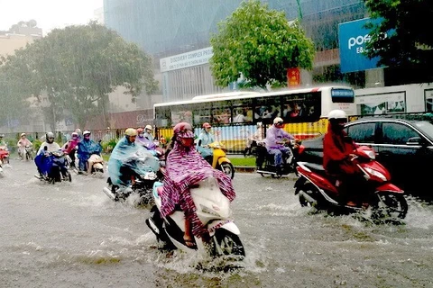 Hanoi accelerates construction of flood warning system