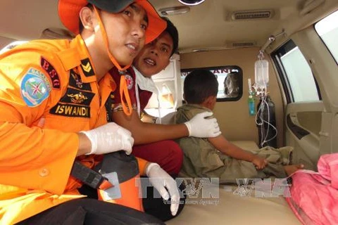 Indonesia: passenger boat capsizes in storm, military plane crashes 