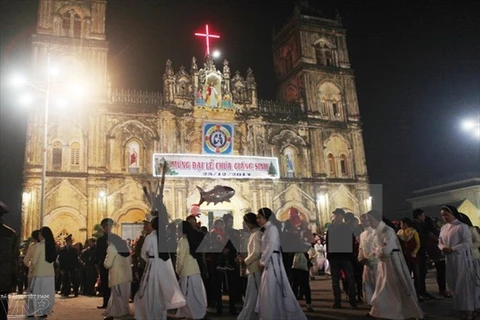 Merry Christmas to Vietnamese Catholics, Protestants