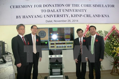 RoK aids equipment for Vietnamese university 