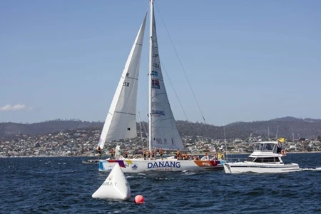 Vietnam’s yacht sails to victory in Hobart