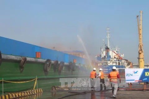 Dong Nai holds rehearsal of oil spill, fire-fighting response 