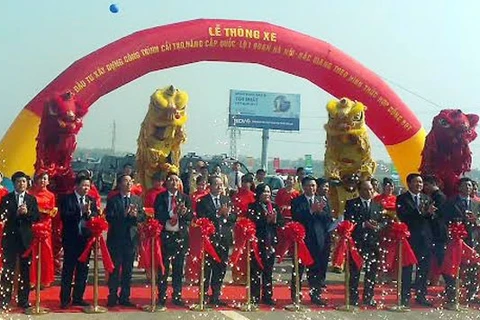 Hanoi-Bac Giang Expressway opened to traffic 
