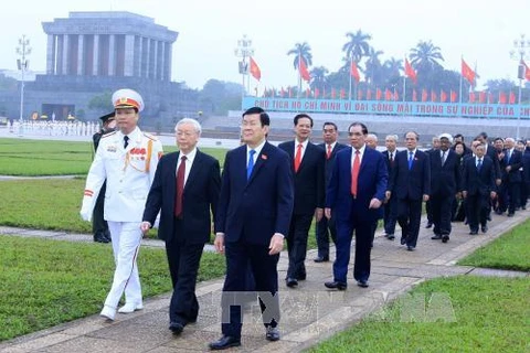 Top leaders pay tribute to late President Ho Chi Minh 
