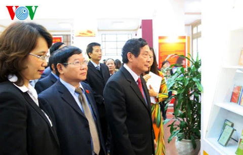 Hai Phong opens exhibition on party congresses