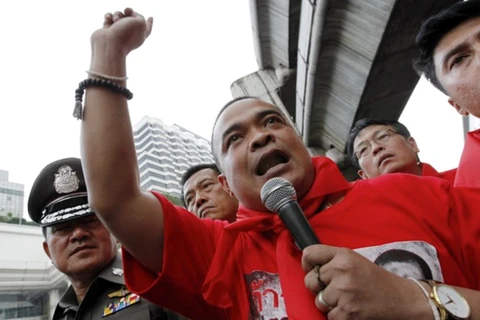 Thailand: Redshirt leader detained by soldiers