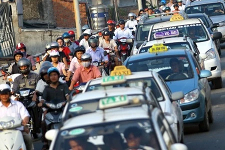 Ministry urges transport firms to slash their rates 