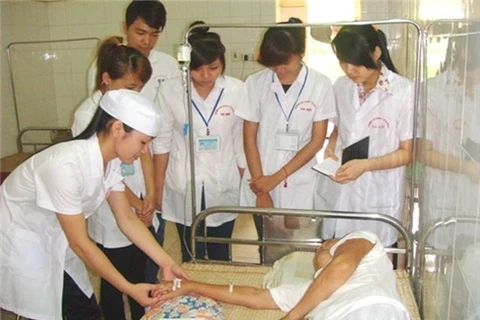 Vietnam offers preferential loans to medical graduates 