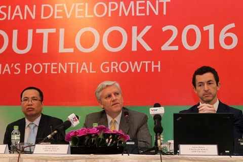 Vietnam’s economy to grow 6.7 percent in 2016: ADB 