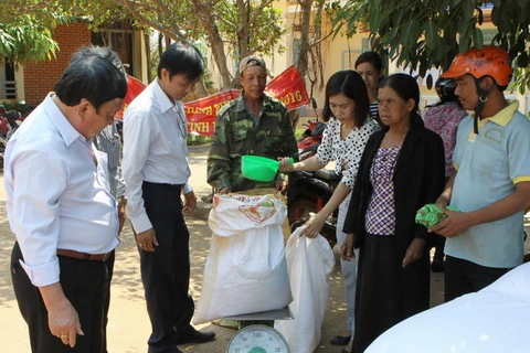 Ethnic people in Dak Lak receive Gov’t rice support 