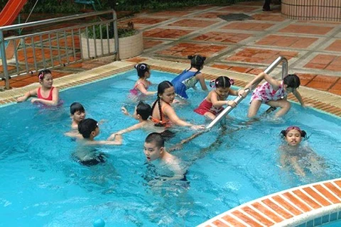 Provinces asked to teach students swimming skills 