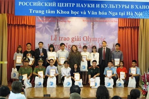 Russia honours Vietnamese Olympiad winners 