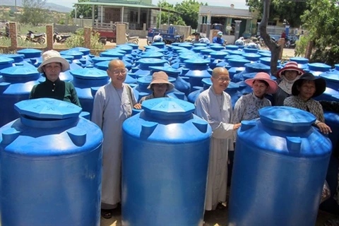 Buddhists support drought victims in Ninh Thuan 