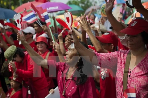 Thailand: Red Shirts opens centre to monitor referendum 