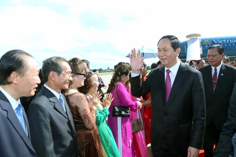 Vietnamese leader visits Champasak province of Laos