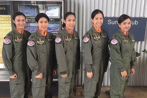 Thai air force welcomes first five female pilot trainees