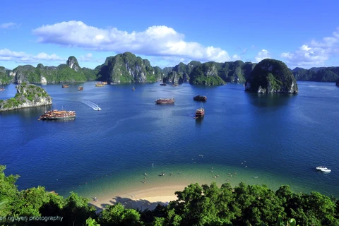 Quang Ninh boost tourism cooperation with Lao, Thai partners