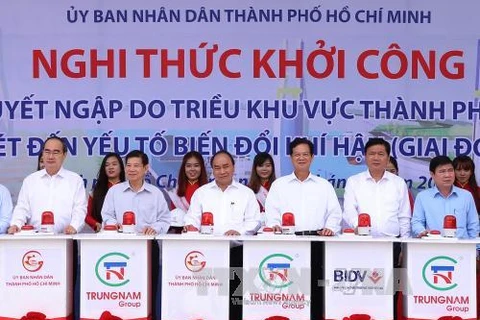 PM witnesses launch of two big projects in HCM City