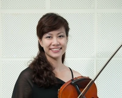 Violin and viola performance in Hanoi