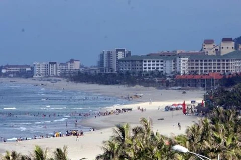 Da Nang fines six illegal Chinese tour guides