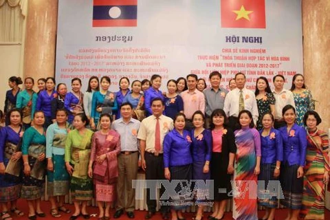 Vietnamese, Lao women share experience