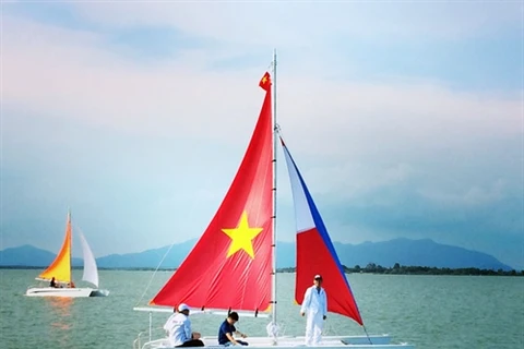 Quang Binh holds first ever sailboat performance 