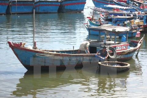 Fishermen hit by Philippine vessel return home safely 