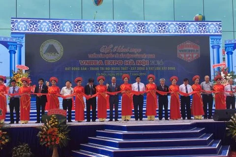 Local, int’l real estate firms exhibit products in Hanoi expo 
