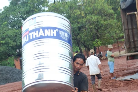 Water tanks provided to ethnic minority households in Binh Phuoc 