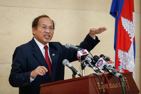 Cambodian government comes out strong against opposition 