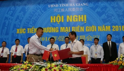 Ha Giang boosts border trade with Chinese locality 