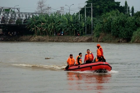 Indonesia: many missing after boat capsizes