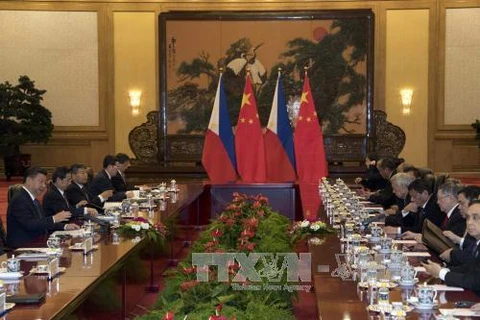China, Philippines sign deals worth 13.5 billion USD