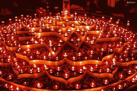 India’s Diwali festival lights up Hanoi 