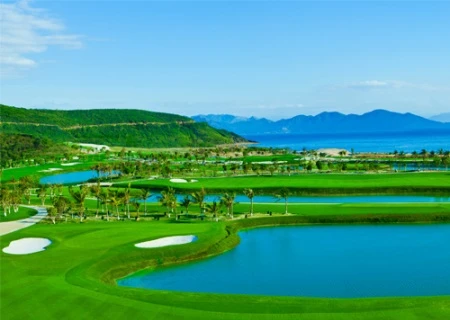 Da Nang to host golf-tourism convention