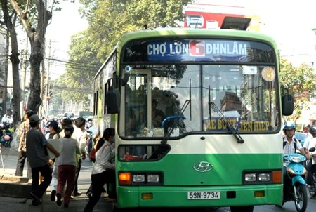 Bus transport still unpopular in HCM City