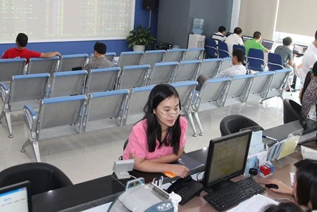 Blue chip recovery lifts VN-Index
