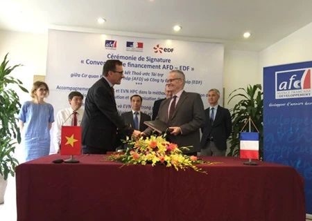  FDA, EDF IN sign pact in Hanoi