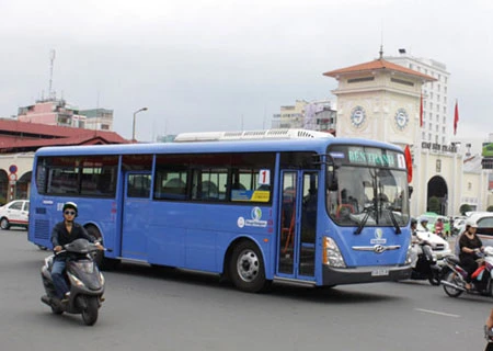 New public bus lines to Tan Son Nhat airport to be added